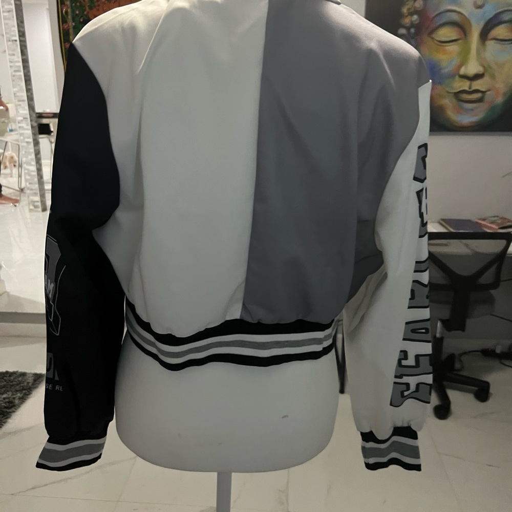 Jacket - Picture 3 of 4